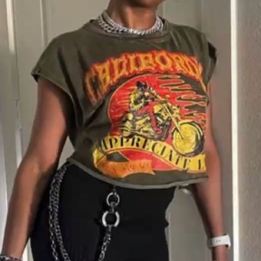 Graphic T